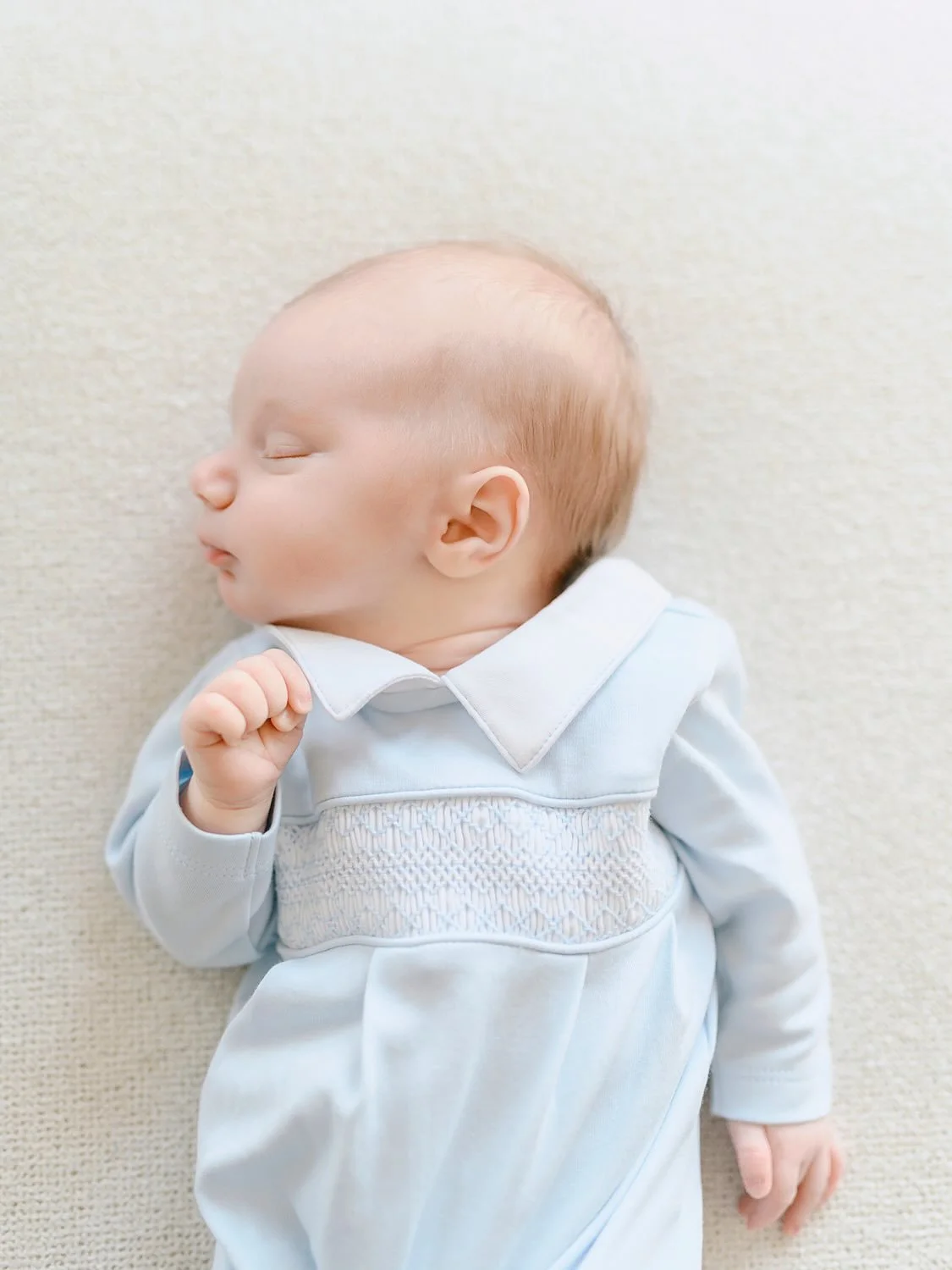 ✨ The tiniest details, captured beautifully. ✨
There&rsquo;s nothing quite like an in-home newborn session&mdash;where every yawn, stretch, and snuggle unfolds in the place you&rsquo;ve dreamed of bringing your baby home to. These early days pass in 