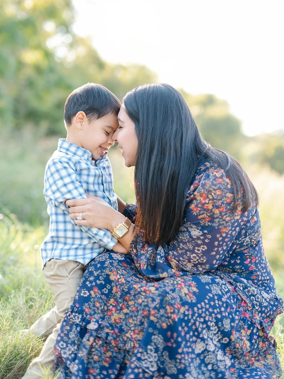 Soft light, open skies, and the beauty of early fall 🍁 Capturing those fleeting, ordinary moments you&rsquo;ll always want to remember. If you&rsquo;ve been thinking about updating your family portraits, now the perfect time to plan a session&hellip
