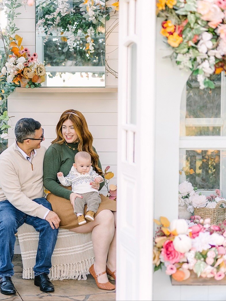Soft color, warm light, and the sweetest family moments. 🍁 I&rsquo;ve had the privilege of photographing several families here this fall, and each session has been a highlight of the season&hellip;
.
.
.
.
.
#dallasfamilyphotographer #dfwfamilyphoto