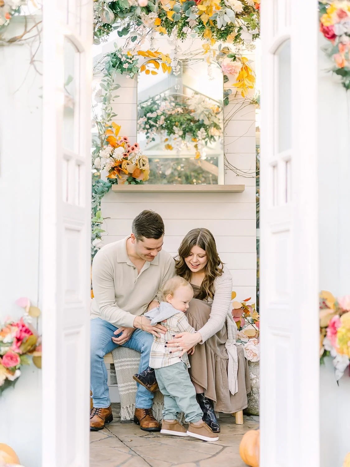 The last of my autumn greenhouse sessions&hellip; where fall colors met soft light and sweet families 🍂
.
.
.
.
.
#dallasfamilyphotographer #planofamilyphotographer #mckinneyfamilyphotographer #friscofamilyphotographer #pumpkinpatch