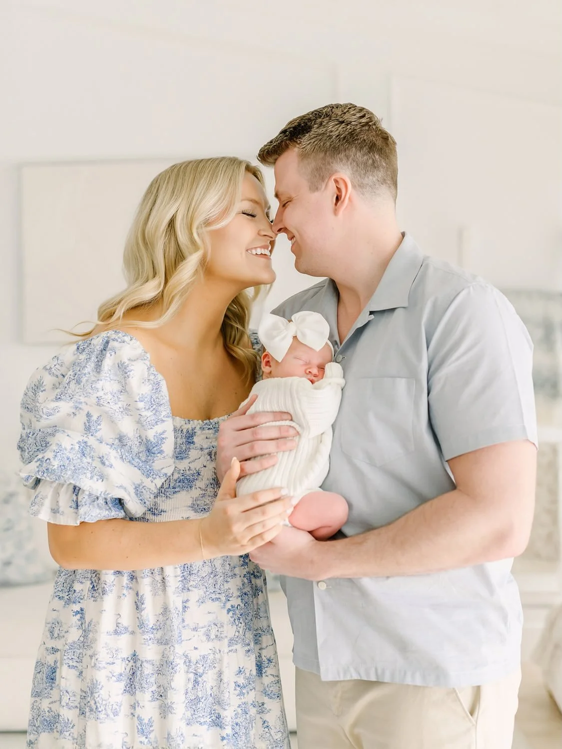 Sweet serenity 🤍

A question I often receive from expecting parents is whether they should choose a studio or in-home newborn session. 

Studio sessions like this offer a calm, light-filled environment where everything is already prepared for beauti