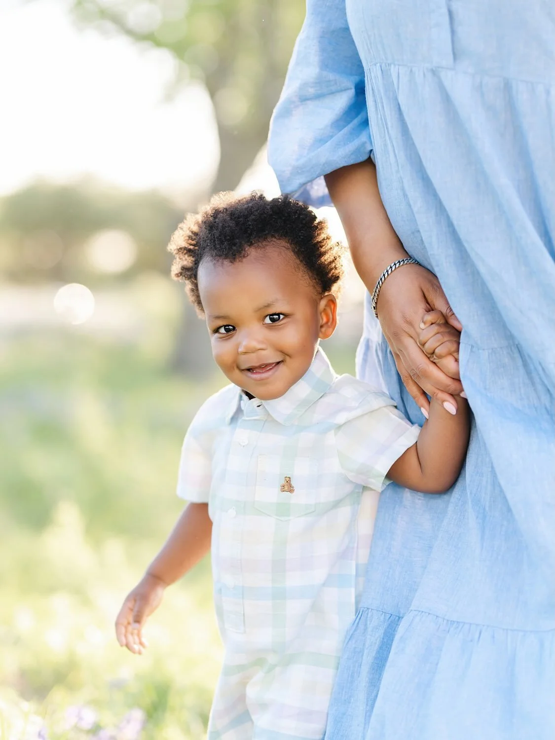 What a joy capturing your family just as you are&hellip;
the laughter that bubbles up so easily, the little glances, the way everyone fits together without even trying.

Gently refined, thoughtfully composed&mdash;yet still full of life and movement&