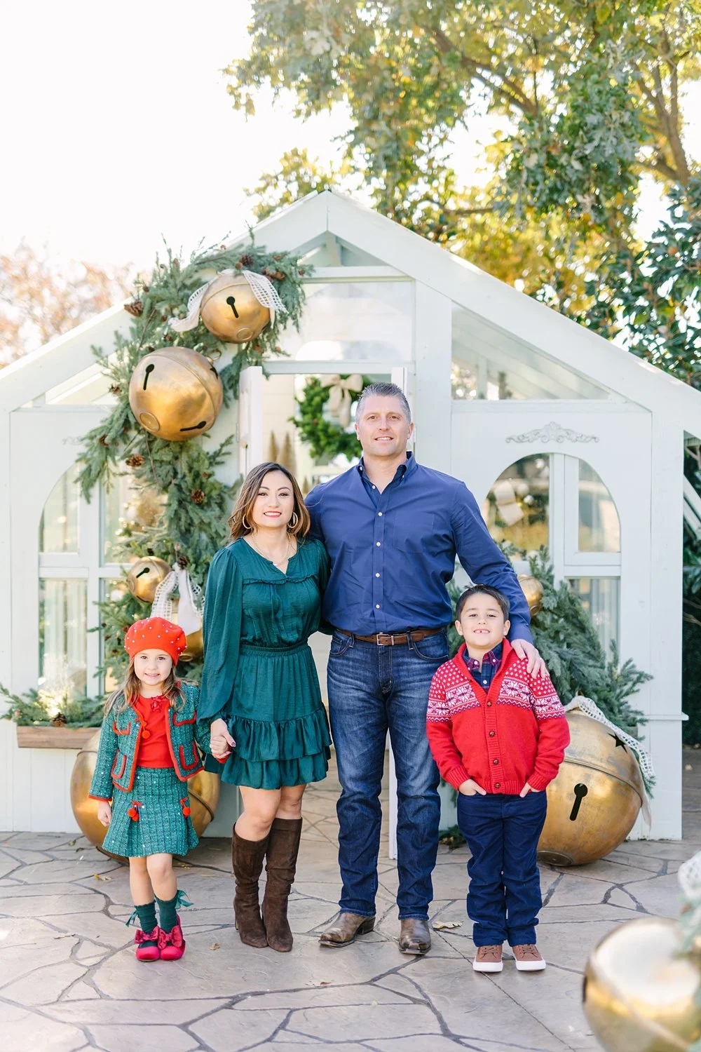 dallas-christmas-greenhouse-mini-session-3 (1).jpg