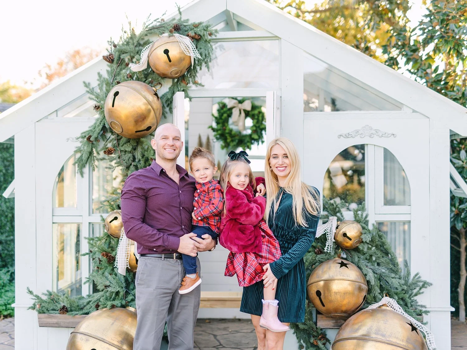 dallas-christmas-greenhouse-mini-session-5 (5).jpg