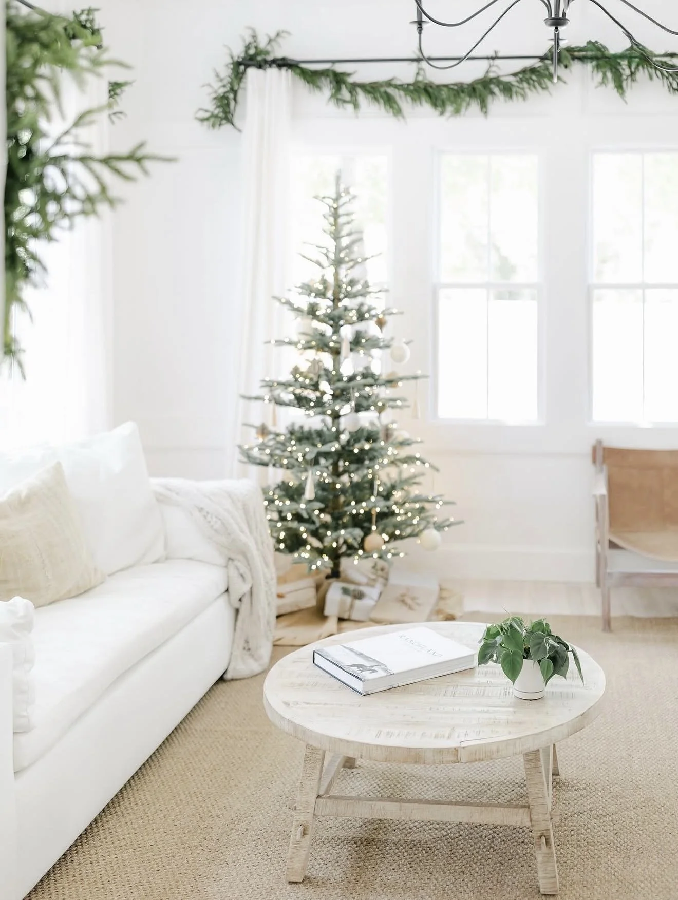 2025 Cozy Christmas (Beverly Harris House)