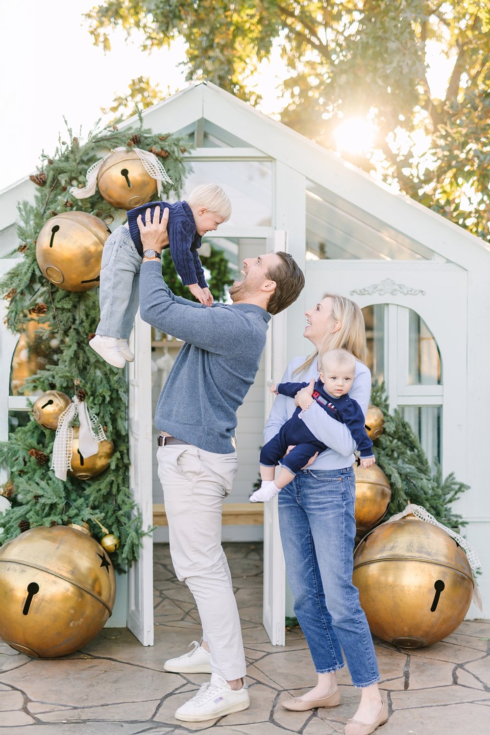 dallas-christmas-greenhouse-mini-session-6 (5).jpg