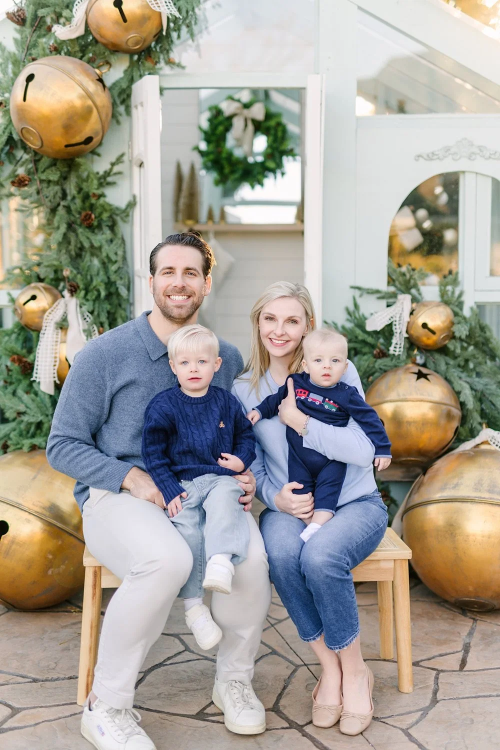 dallas-christmas-greenhouse-mini-session-6 (8).jpg