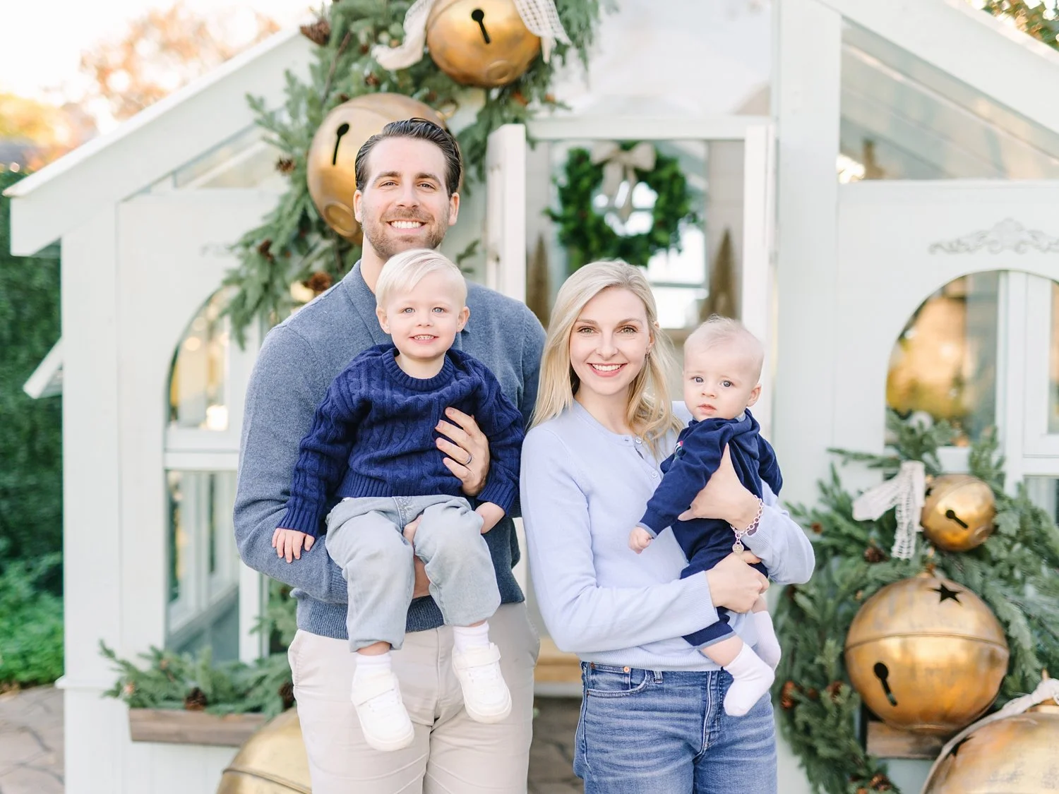 dallas-christmas-greenhouse-mini-session-6 (2).jpg