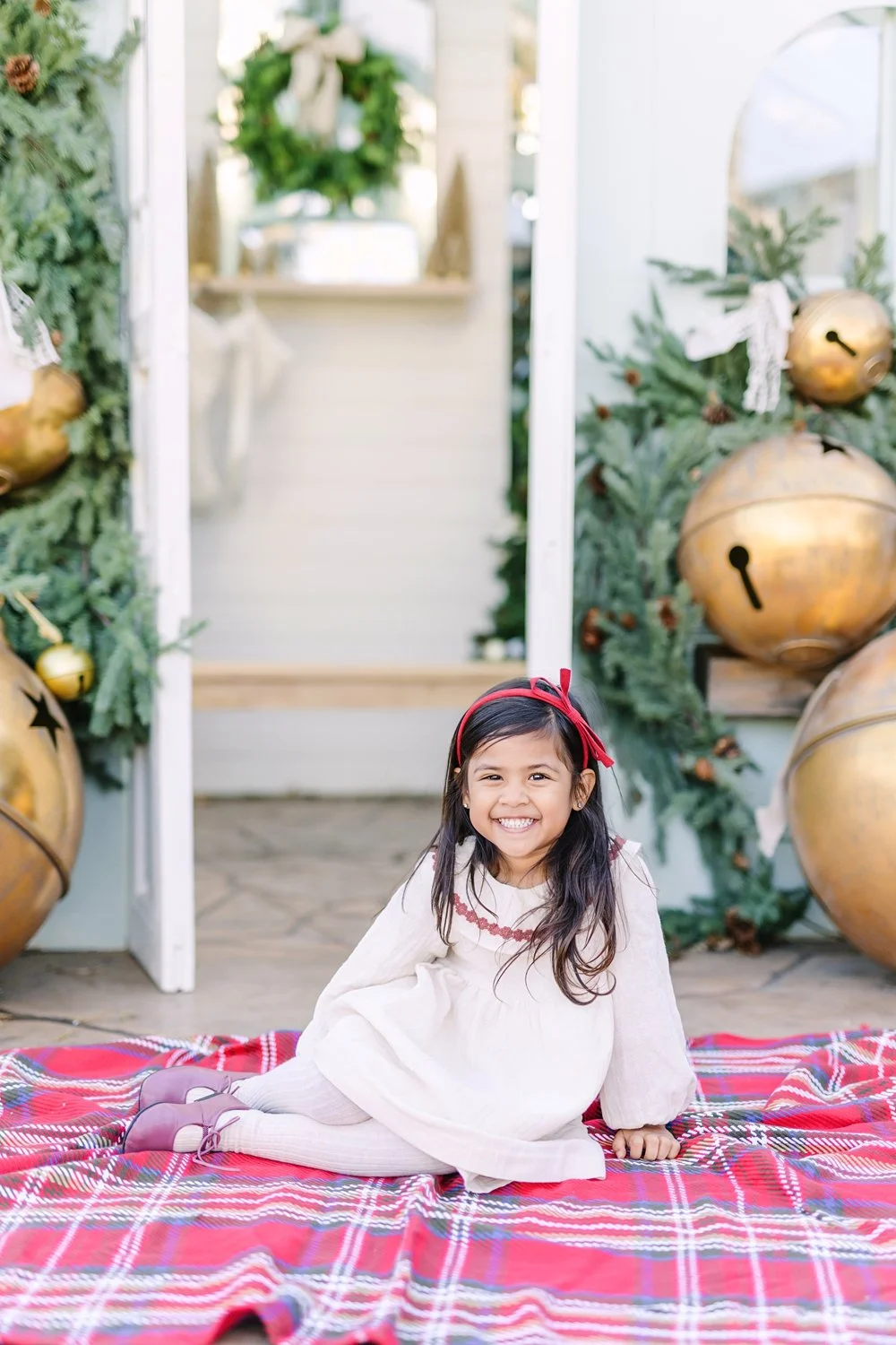 dallas-christmas-greenhouse-mini-session-4 (8).jpg