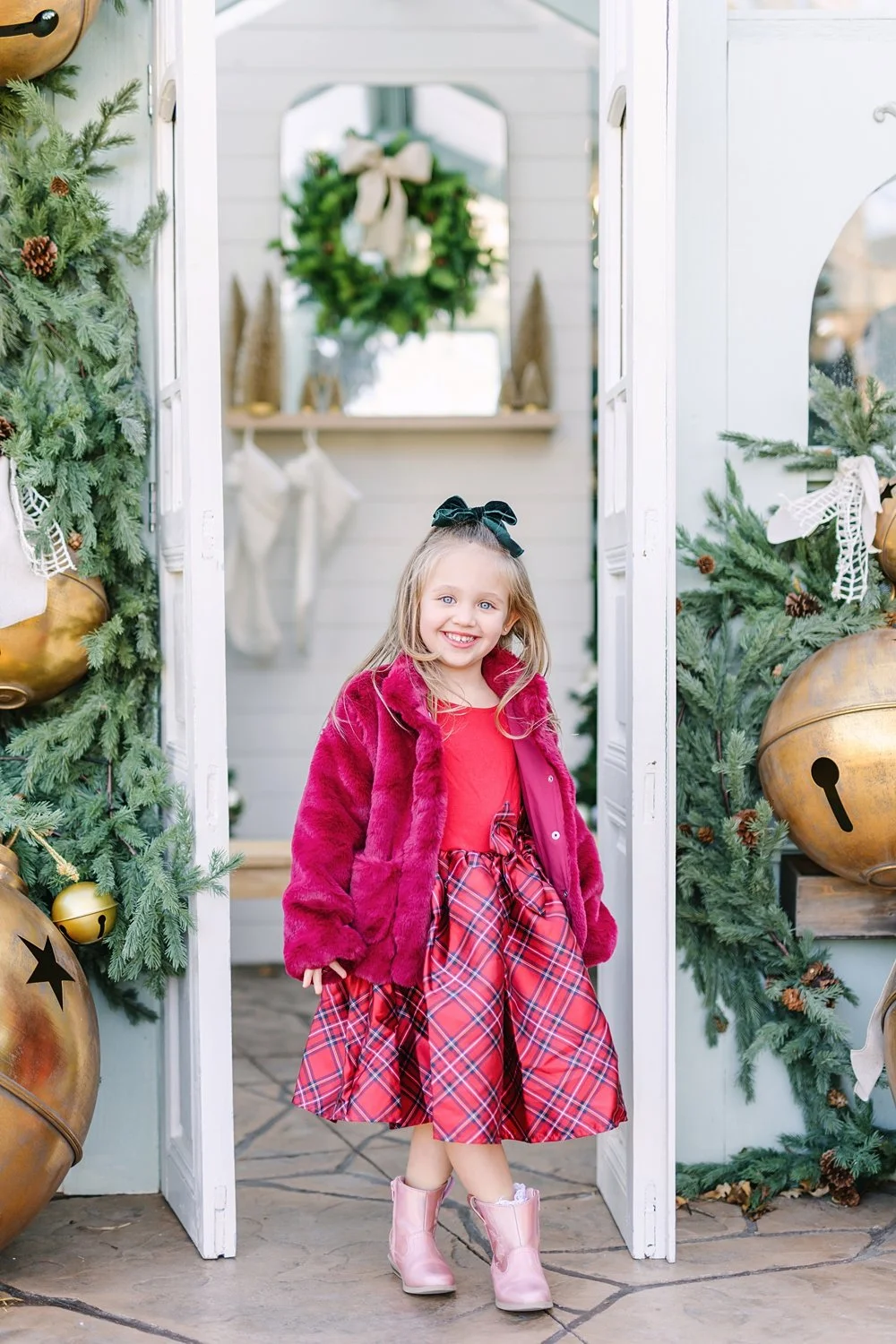 dallas-christmas-greenhouse-mini-session-5 (6).jpg