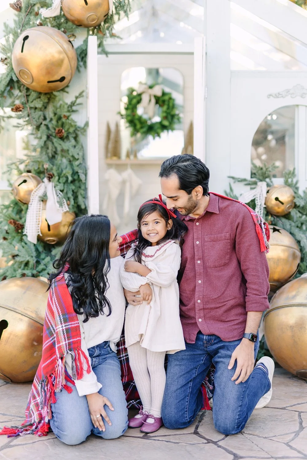 dallas-christmas-greenhouse-mini-session-4 (2).jpg