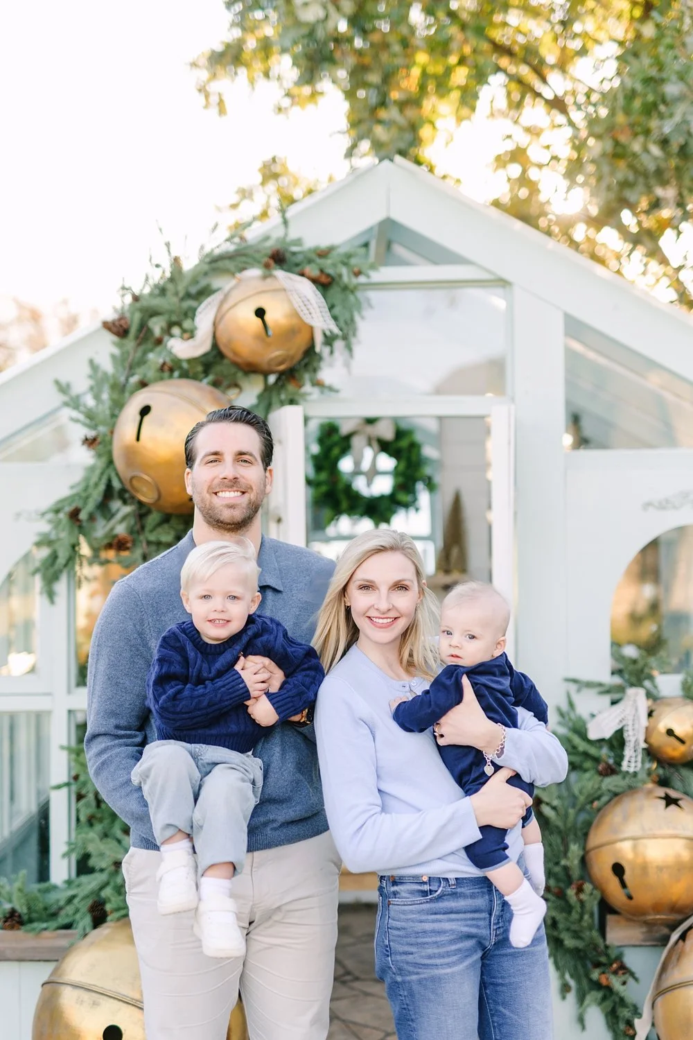 dallas-christmas-greenhouse-mini-session-6 (3).jpg