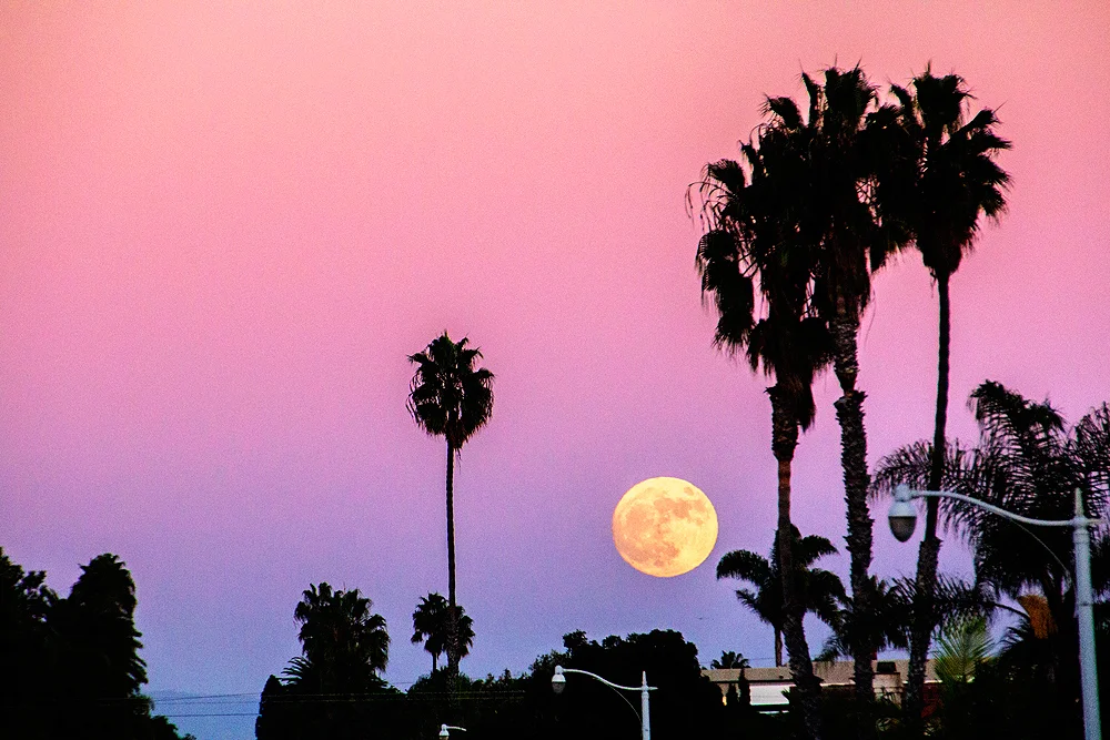 supermoon_cali_small.jpg