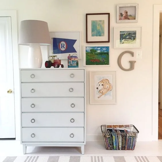 BOYS BEDROOM GALLERY WALL | children's art + memorabilia | via Choux Designs