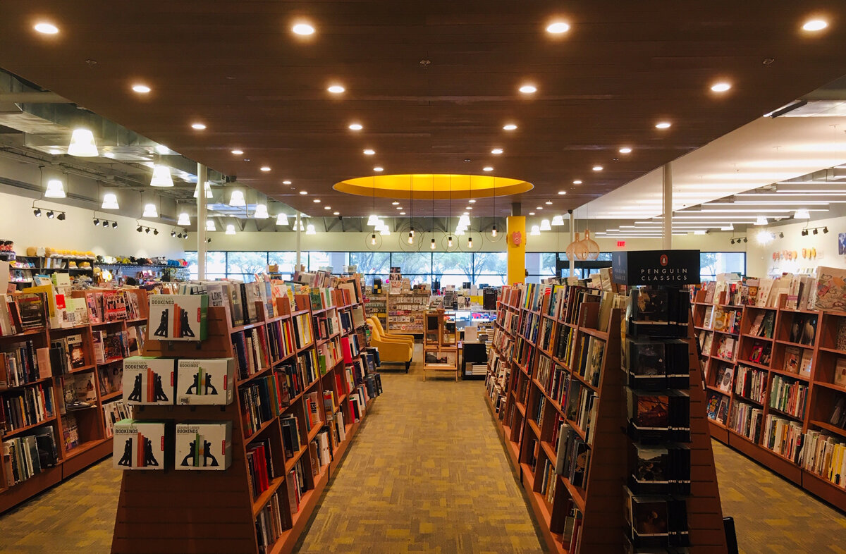 Knight's & Magic 15 – Japanese Book Store
