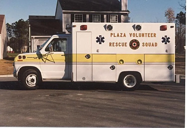 1975 Ford  Exculence Ambulance..jpg