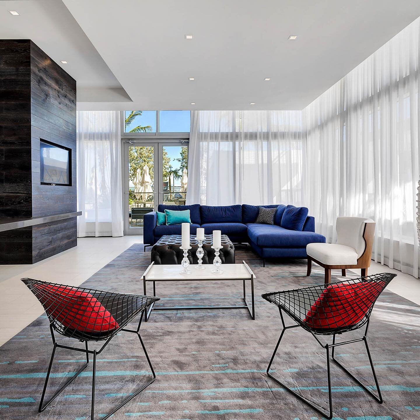 Who needs a vacation if home feels like this?

#royalamericancarpets&nbsp;#interiordesign #customrugs&nbsp;#arearugs #luxury #hospitalitydesign&nbsp;#stantec&nbsp;#designlife #designlovers&nbsp;#interior_design #designinspiration #modernliving