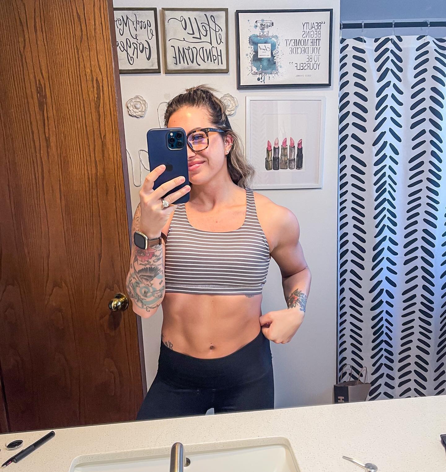 How cute is the new @fleo Celine bra!? The striped ones are definitely my favorite &amp; super comfy/stretchy while still being supportive 💪🏻 about to go crush a Friday workout before doing 21.2 tomorrow.. ugh LOL! At least my outfit will be cute ?