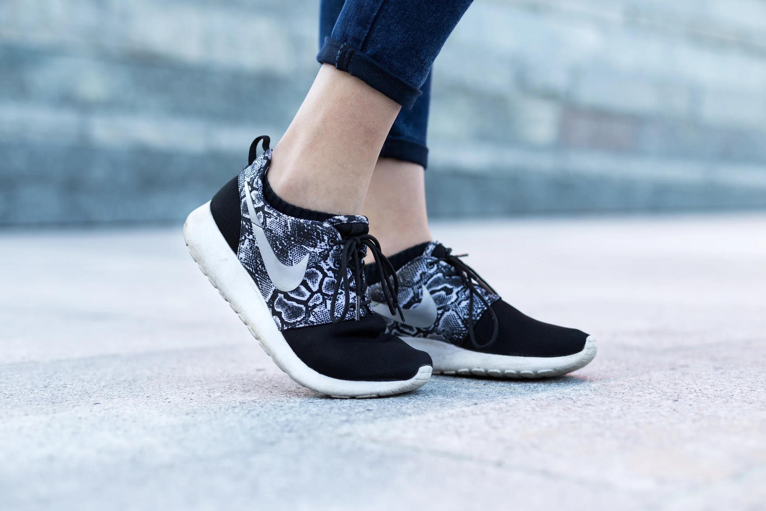 city-woman-feet-legs.jpg