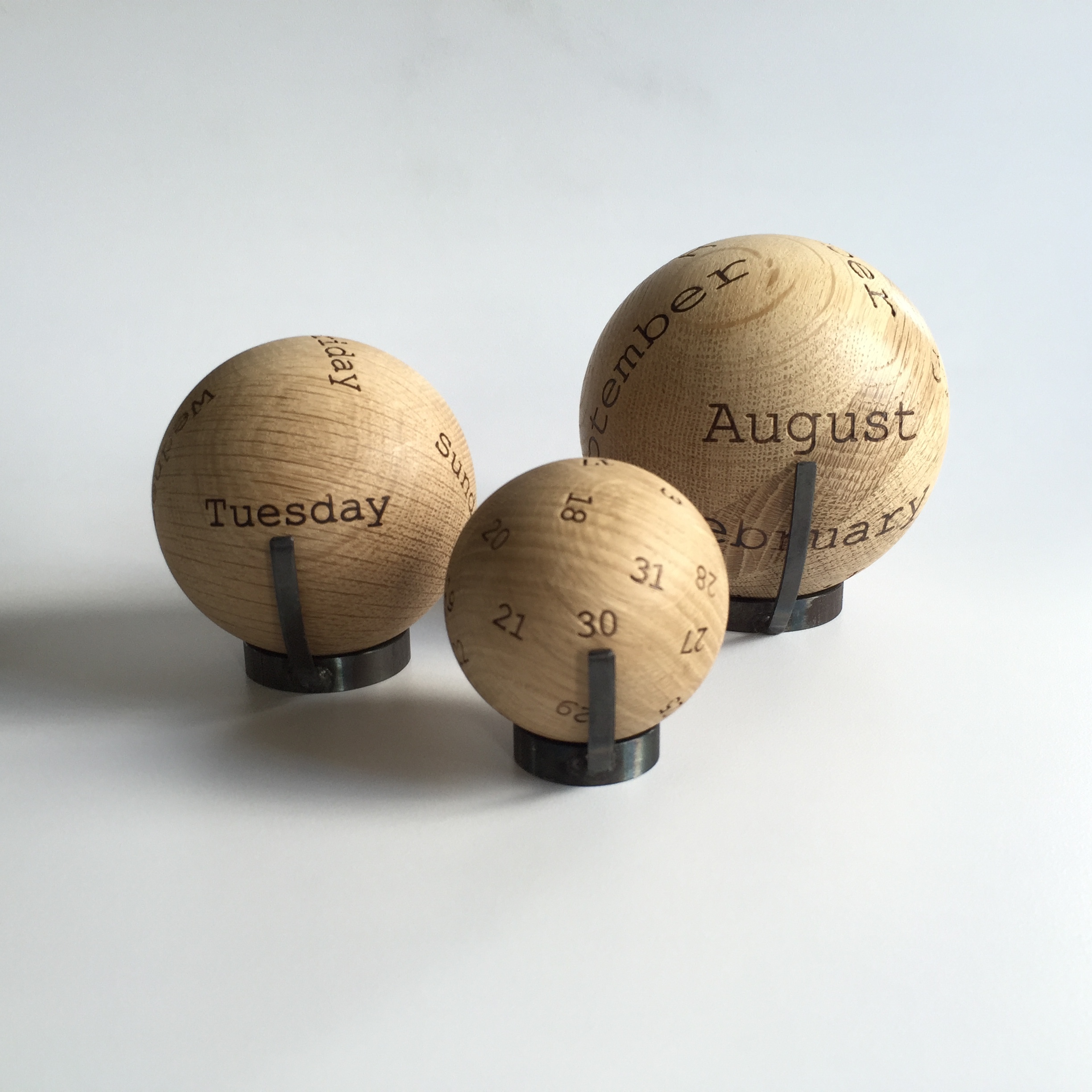 Balls: een back to basics , soort van zen kalender. Ver weg van smartphones and dagelijkse hectiek.
