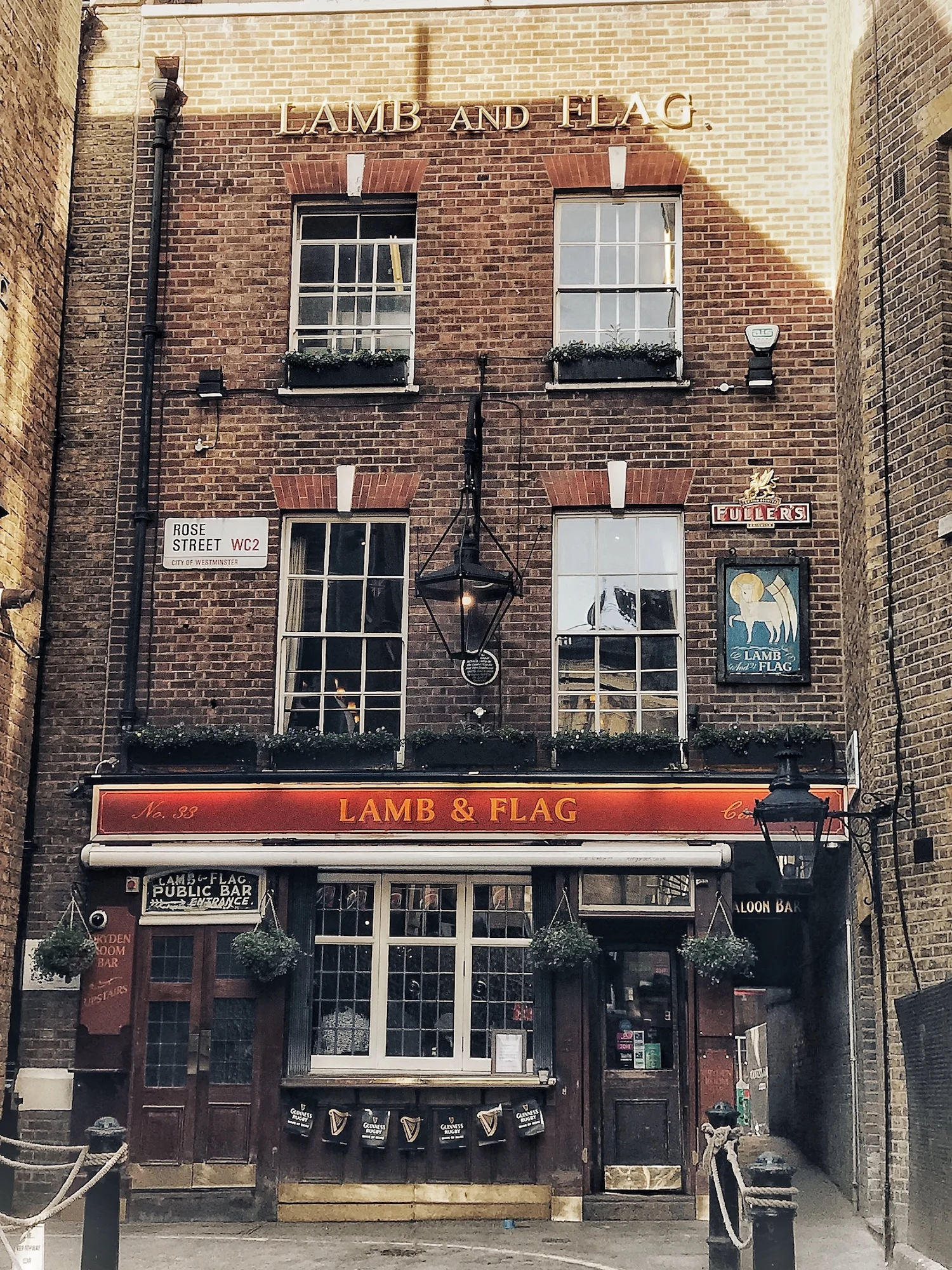 LONDON'S OLDEST DRINKING ESTABLISHMENTS. Centuries Later They're Still
