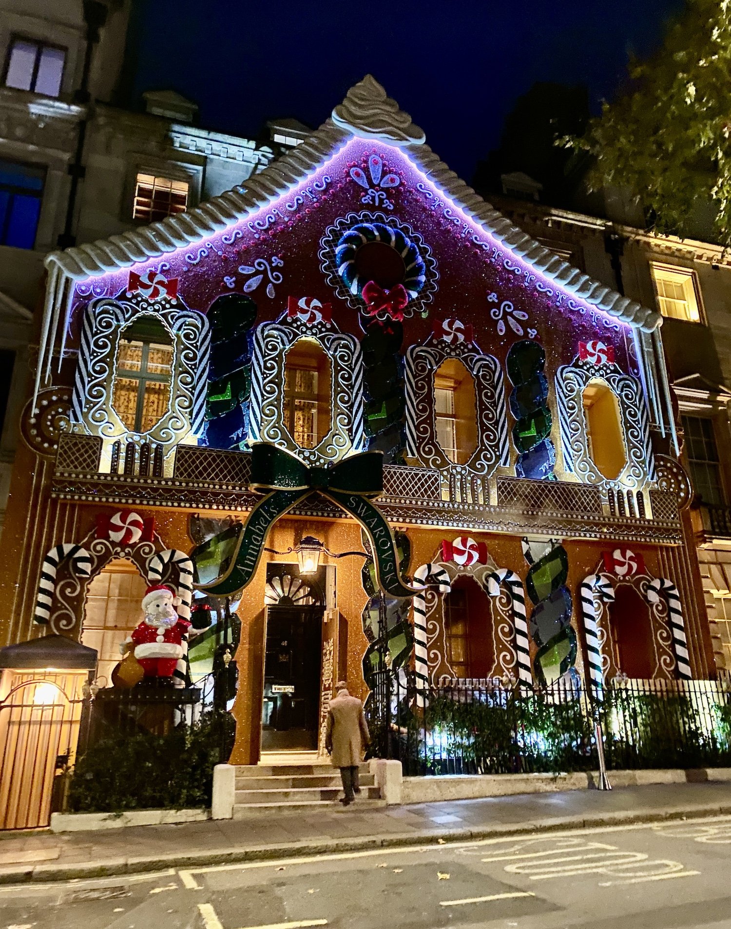 Top 10 Most Incredible Jaw Dropping Christmas Decorations In London S Ont Neighbourhood Mayfair A Broad