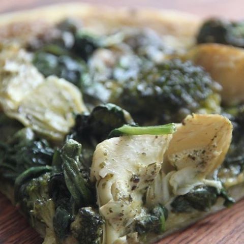 🌿Primo Pesto Pizza🌿 #veganpizza #vegan #pesto #pizzanight #delicious #veggiepizza #healthyeating #eatyourgreens