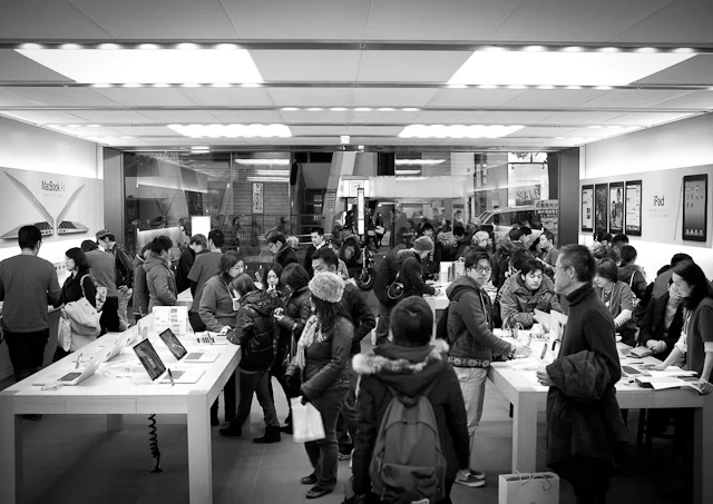Apple_Shibuya_1