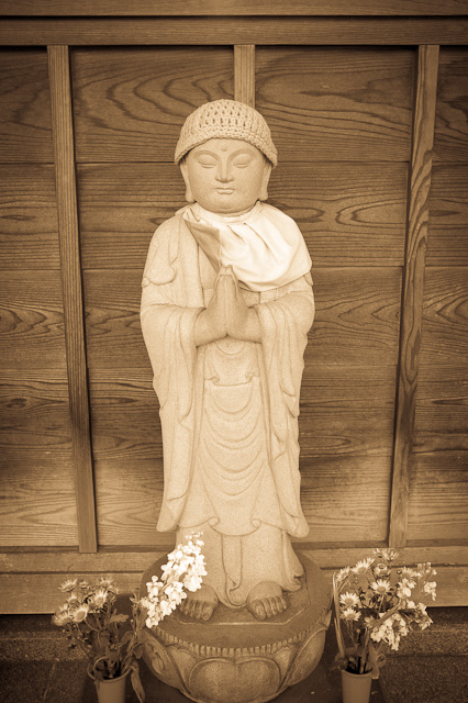 Statue_at_Yutenji