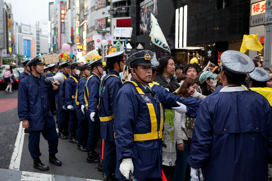 Anti Nuclear protest in Tokyo, Japan on May 7, 2011.. 5月7日2011年に渋谷で原発反対デモ。