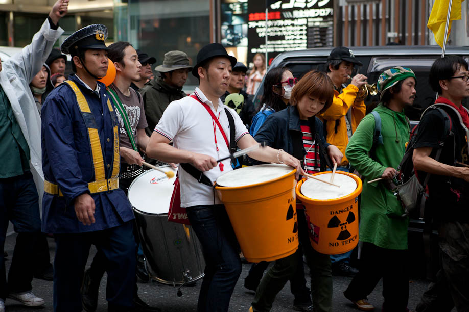 Anti Nuclear protest in Tokyo, Japan on May 7, 2011.. 5月7日2011年に渋谷で原発反対デモ。