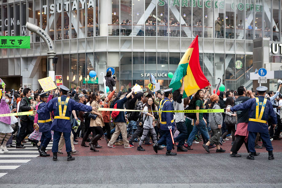 Anti Nuclear protest in Tokyo, Japan on May 7, 2011.. 5月7日2011年に渋谷で原発反対デモ。