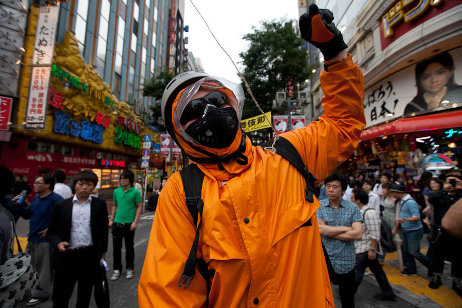 Anti Nuclear protest in Tokyo, Japan on June 11, 2011. 6月11日2011年に東京で原発反対デモ。