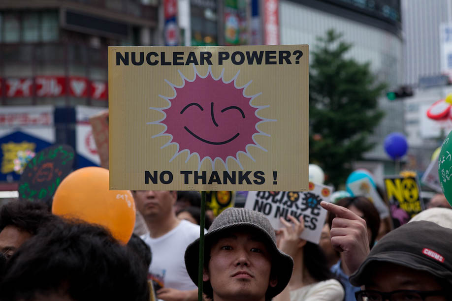 Anti Nuclear protest in Tokyo, Japan on June 11, 2011. 6月11日2011年に東京で原発反対デモ。
