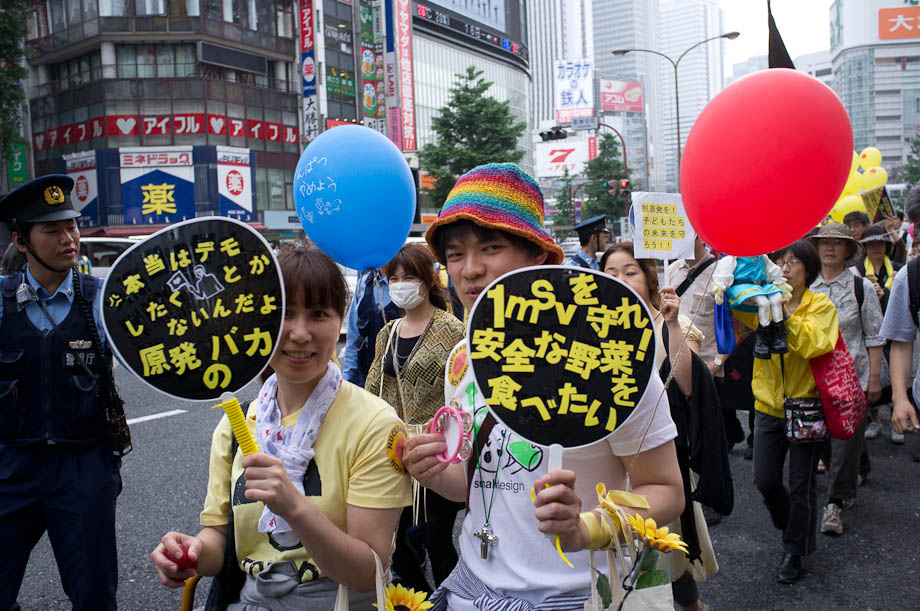 Anti Nuclear protest in Tokyo, Japan on June 11, 2011. 6月11日2011年に東京で原発反対デモ。