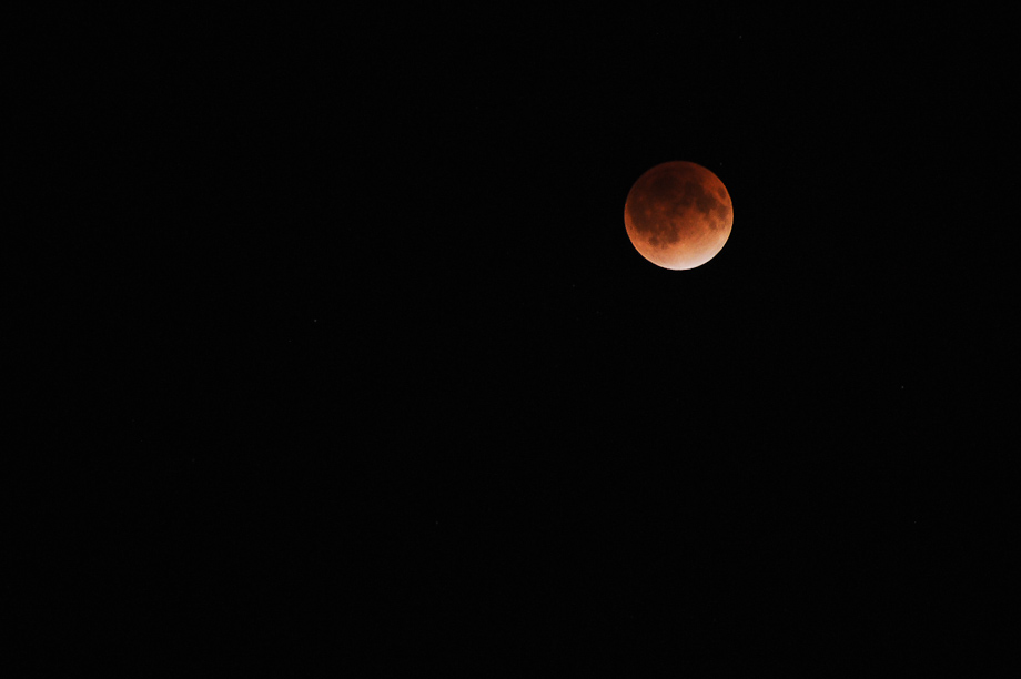 Tonight's Lunar Eclipse over Tokyo 12/10/2011
