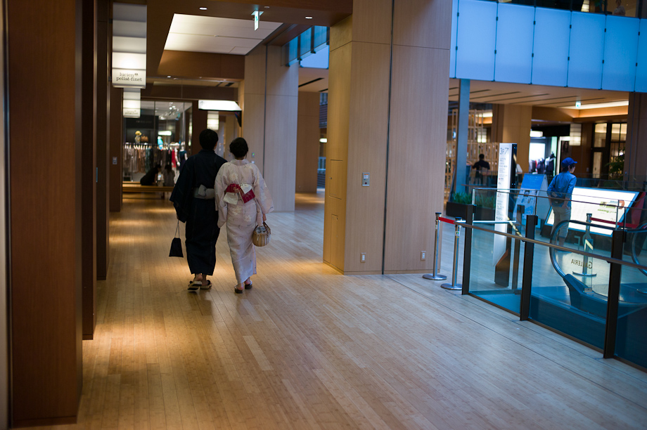 Shopping in Kimonos