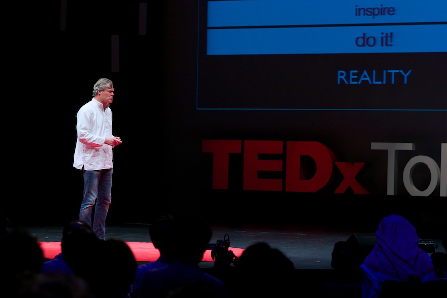 Gunter Pauli speaking at TEDxTokyo 2013