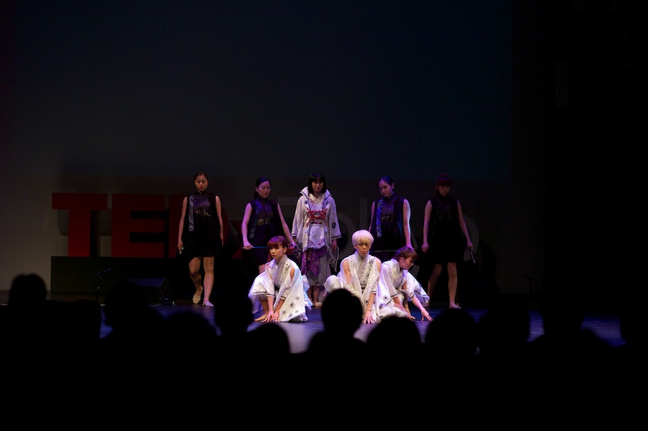 Shizuka Yabuuchi performing at TEDxTokyo 2013