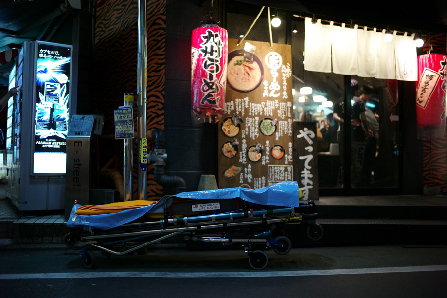 A stretcher in Jiyugaoka shot with a Leica M9 and a Noctilux 50mm f/0.95