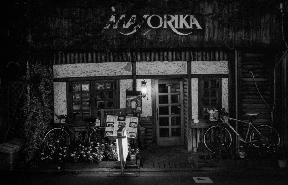 Jiyugaoka shot on Delta 400@1600 with a Leica M6J