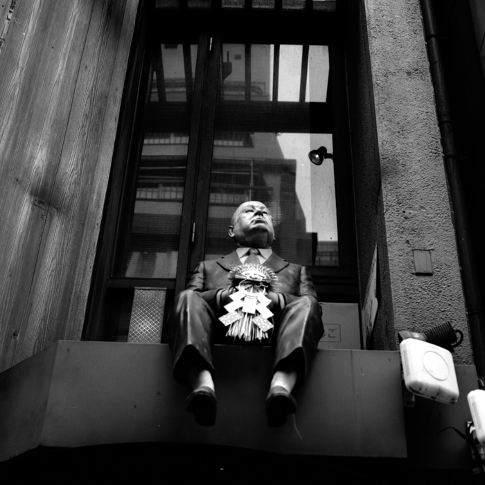 Alfred Hitchcock in Shinjuku