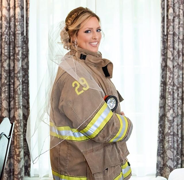 This bride is a firefighter! So honored that I got to photographer her wedding last year. I took few photos of Sherri in her firefighter uniform. It&rsquo;s actually so heavy! I couldn&rsquo;t believe it. ✊😊 I have been reminiscing through some wedd