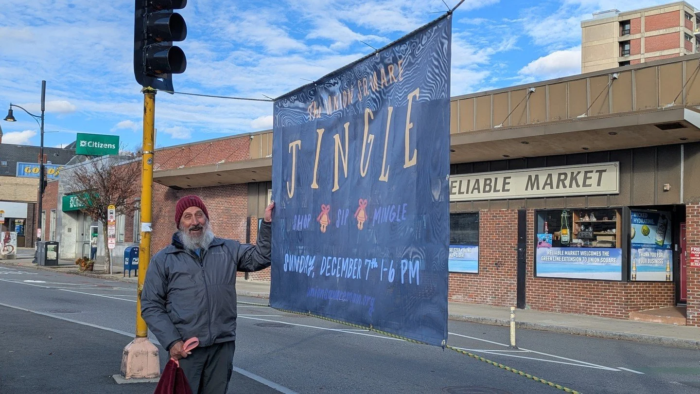 ✨The Square has some added sparkle because the Jingle banner is up!! ✨

Only 5 more days until it's time to enjoy the square in all its wintry wonderment! ☃️☃️

Head to the link in bio for all the merry makings of The Union Square Jingle: Shop, Sip &