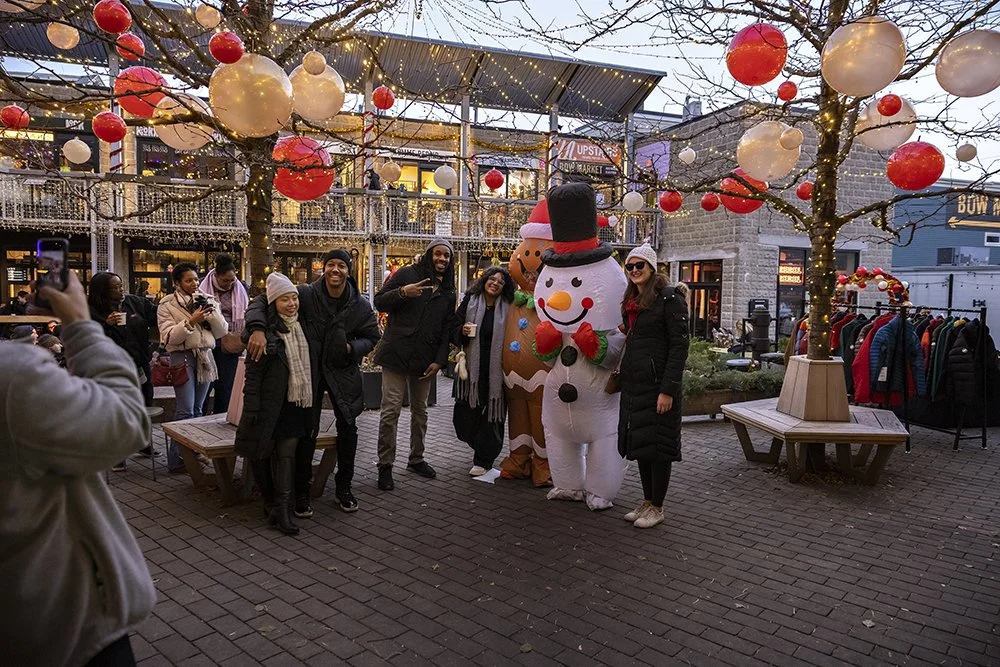 HolidayStroll2024-CarlosLy-127.jpg