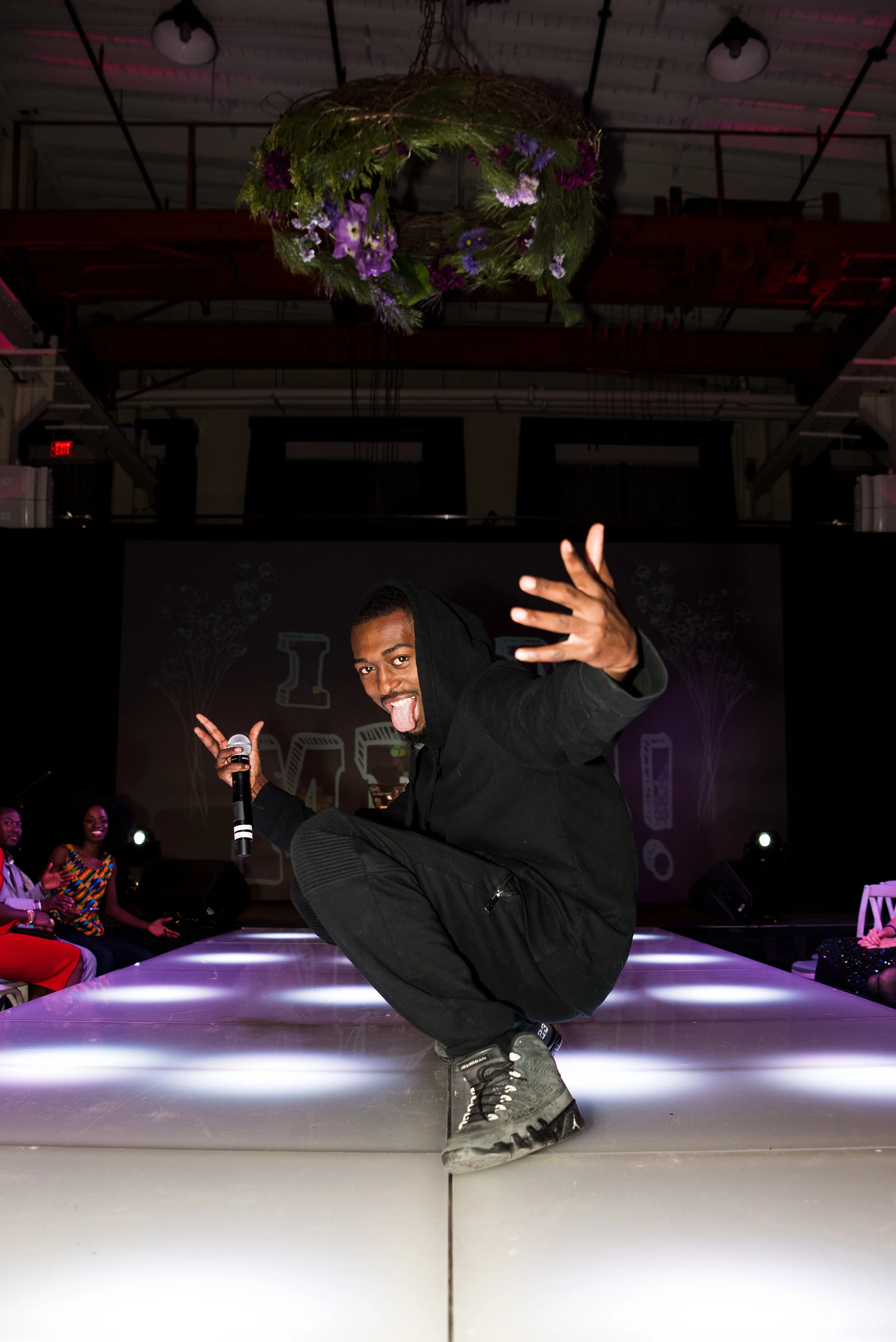 Headliner Dwynell Roland