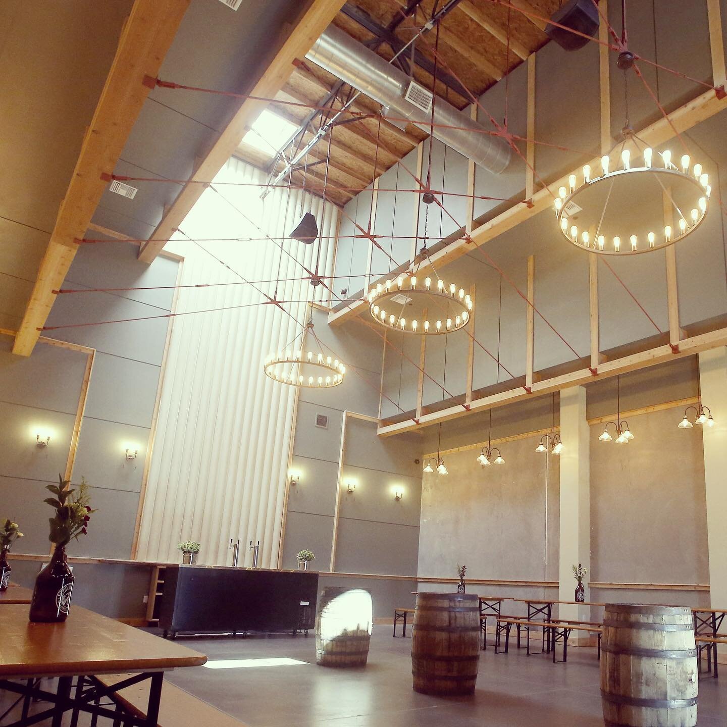 #COVID threw a lot of cold water on our plans to go out west to see the finished space for @eppigbrewing. As light forms at the end of the tunnel for traveling, pictures like this one of the mighty Beer Hall are enough to get our plans in motion agai