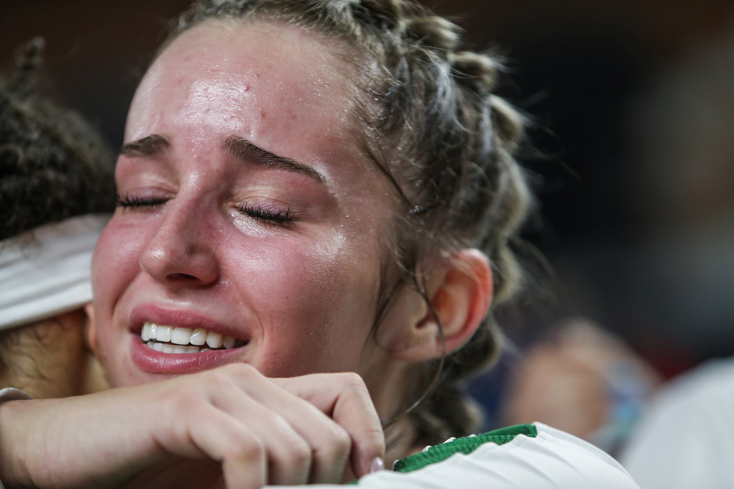  Huskies senior Kiera Hall (10) celebrates Horizon High School's 4A title after beating Millennium High School in a three set sweep during the State girls volleyball championships at the Arizona Veterans Memorial Coliseum on Saturday, Nov. 13, 2021, 