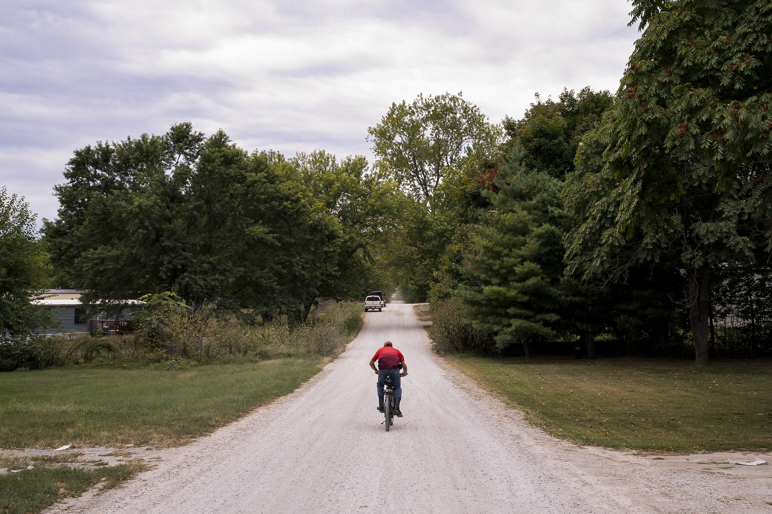  Daryel Franklin Miller, 50, tests out his motor equipped bike after he made adjustments to its carburetor on Thursday, September 22, 2022, in Excelsior Springs, Mo. Miller spent much of his childhood and early adulthood working on motors. 
