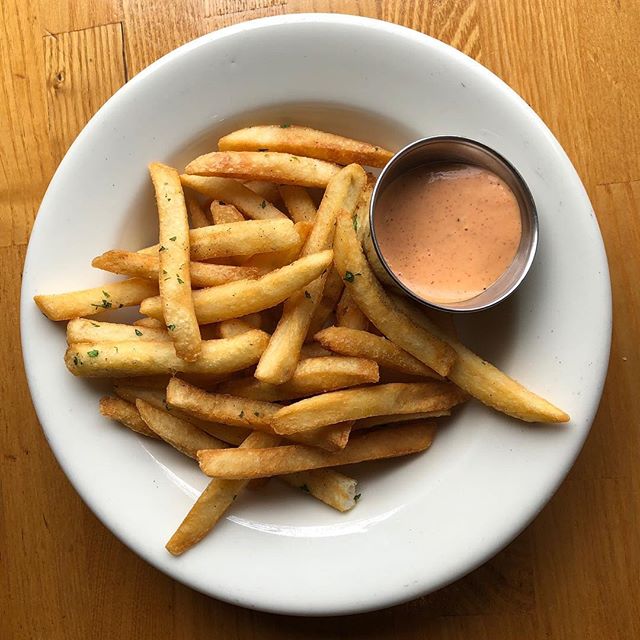 Buy gold.
.
.
.
.
.
#fries #frytime #frenchfries #goldenstate #golden #buzzfeast #feedfeed #foodfeed